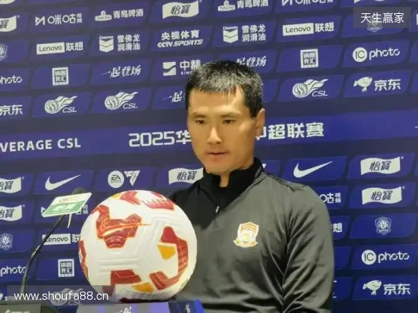 邵佳一:理解球迷恨铁不成钢的心情,这对我来说是一种动力 邵佳一:理解球迷恨铁不成钢的心情,这对我来说是一种动力